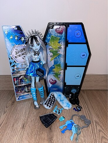 Monster High-Frankie Skulltimate