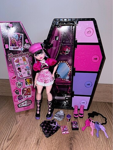 Monster High-Draculaura Skulltimate