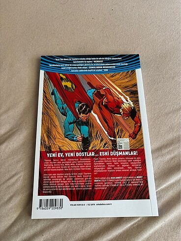 DC Rebirth Titans Cilt 1