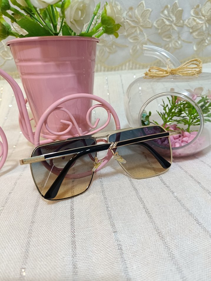 GUCCİ Şeffaf Altın Renkli Minimalist Kadın Güneş Gözlüğü - Görsel 3