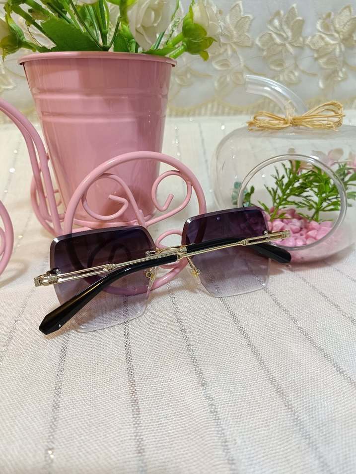 Chanel Şeffaf Kenarlı Klasik Gri Kadın Gözlük - Görsel 3