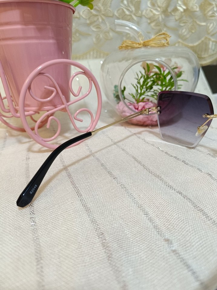 Chanel Şeffaf Kenarlı Klasik Gri Kadın Gözlük - Görsel 4