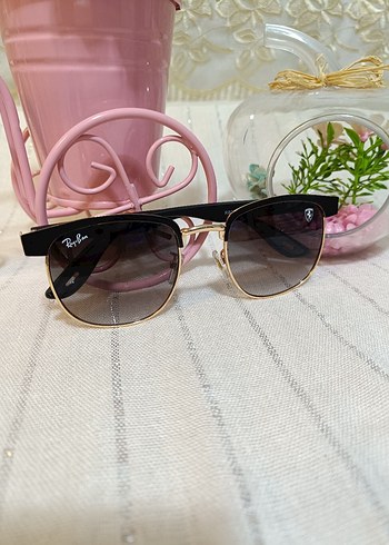 Ray Ban Klasik Altın Renkli Kadın Güneş Gözlüğü - Görsel 2