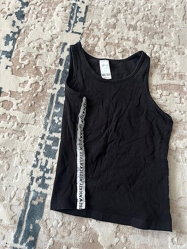 9 Yaş Beden Kız çocuğu kolsuz tshirt