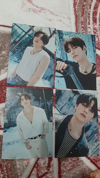 Stray kids önlü arkalı 4 poster 