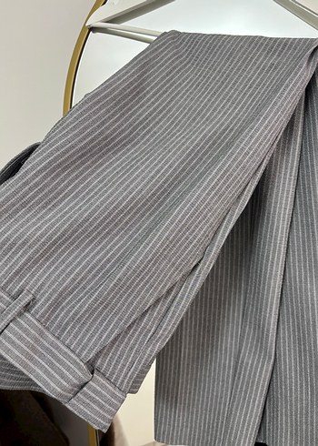 Gri Çizgili Erkek Takım Elbise - Görsel 3
