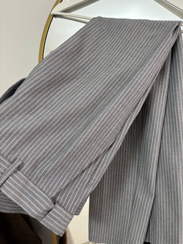 Gri Çizgili Erkek Takım Elbise - Görsel 3