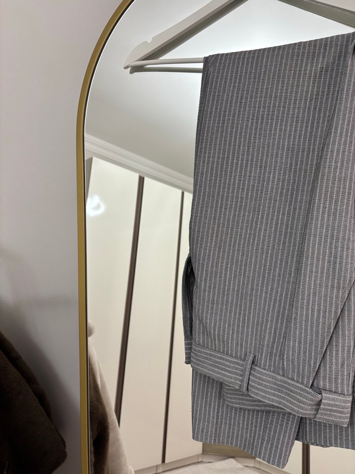 Gri Çizgili Erkek Takım Elbise - Görsel 4