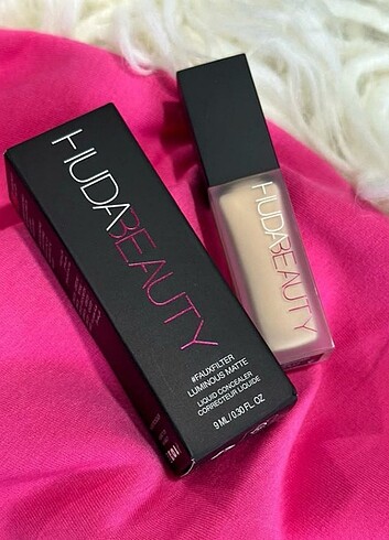 Huda beauty fondöten
