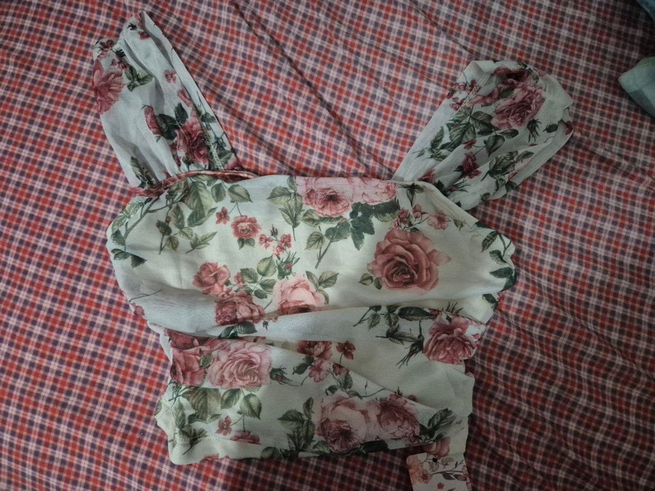 Pembe Çiçek Desenli Kısa üst - Görsel 2