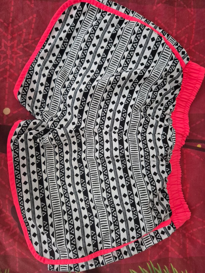 Renkli Desenli Kadın deniz şortu - Görsel 2