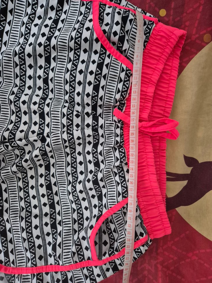 Renkli Desenli Kadın deniz şortu - Görsel 4