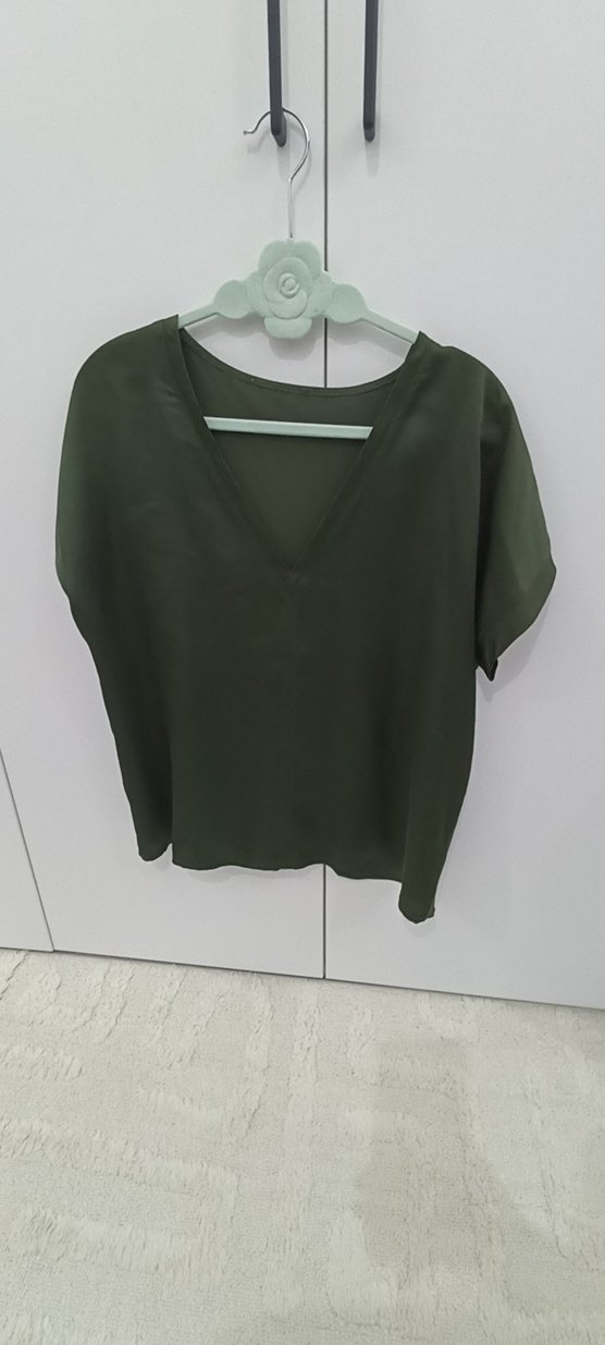 Kadın Haki V Yaka Kısa Kollu Bluz - Görsel 2
