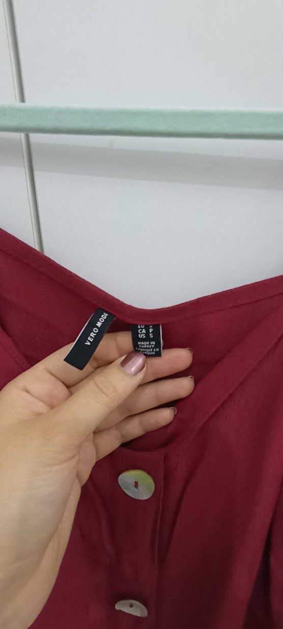 Düğme detaylı ince askılı dökümlü bluz - Görsel 2