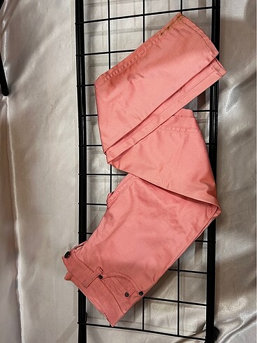 Cheap Monday pantolon etiketli 25 beden
