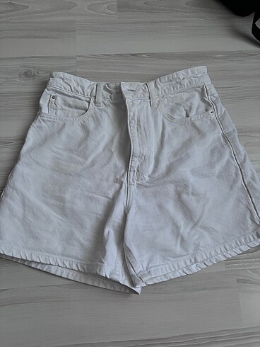 Zara mom fit beyaz şort