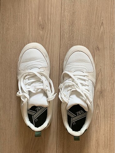 Zara Retro Leather Sneaker