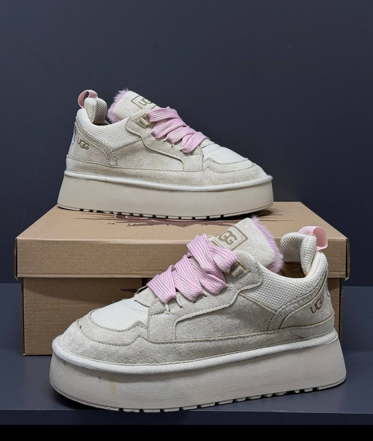 UGG Krem-Pembe Süet Sneaker — görsel 2/5