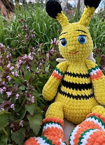 El emeği peluş oyuncak 