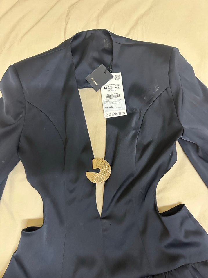 Dekolteli siyah zara elbise - Görsel 3