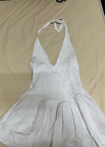 Beyaz bershka dekolteli elbise - Görsel 3