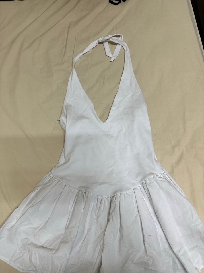 Beyaz bershka dekolteli elbise - Görsel 3