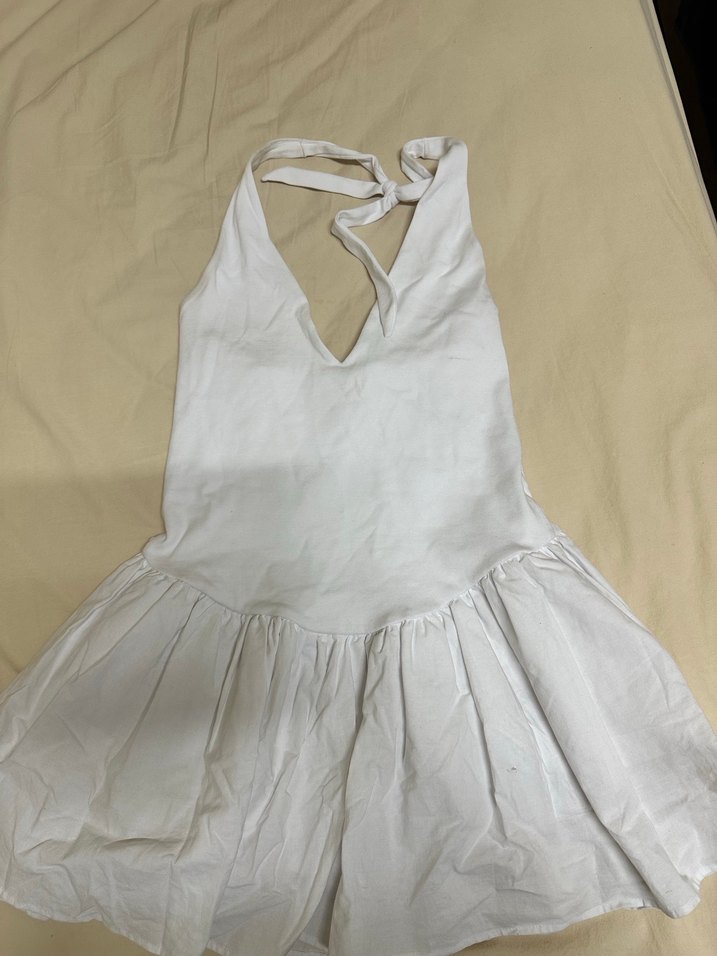 Beyaz bershka dekolteli elbise - Görsel 2