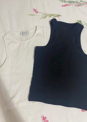 Beyaz Siyah Crop