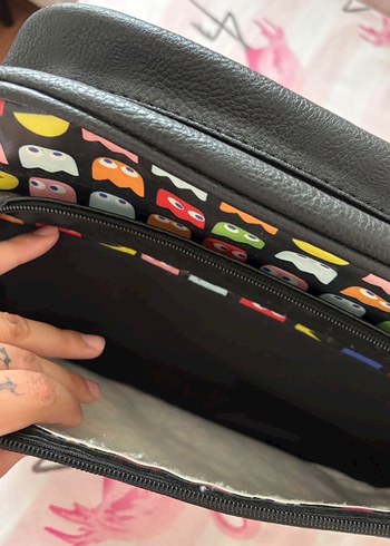 Unisex Vintage Pac-Man Desen Kol Çantası - Görsel 3