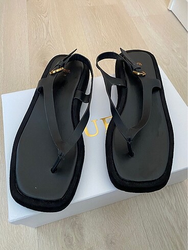 Zara Deri Sandalet