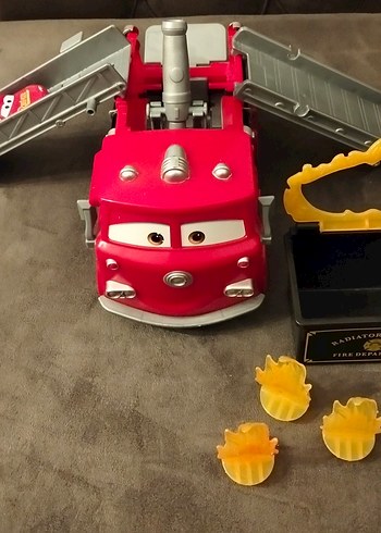 Kırmızı Şimşek McQueen Oyuncak İtfaiye Aracı