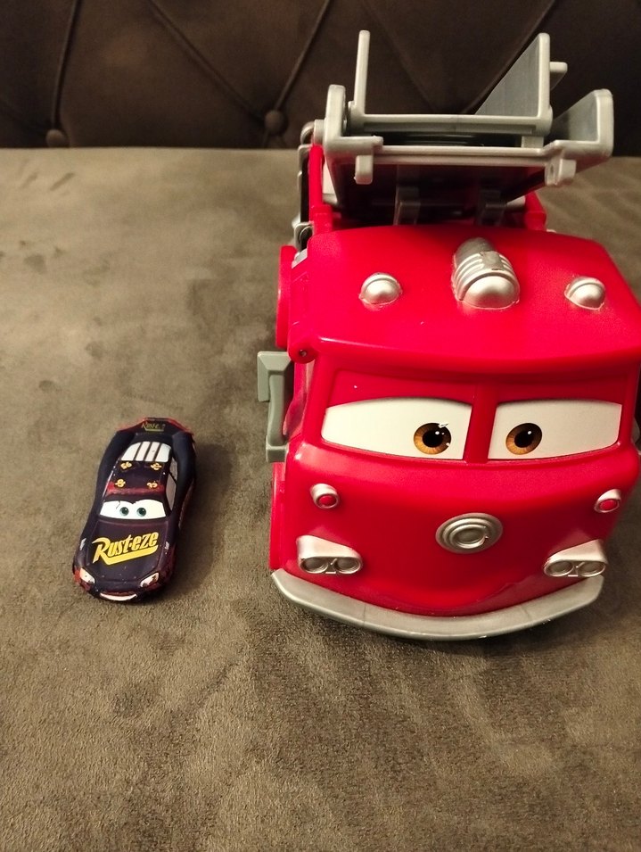 Kırmızı Şimşek McQueen Oyuncak İtfaiye Aracı - Görsel 5