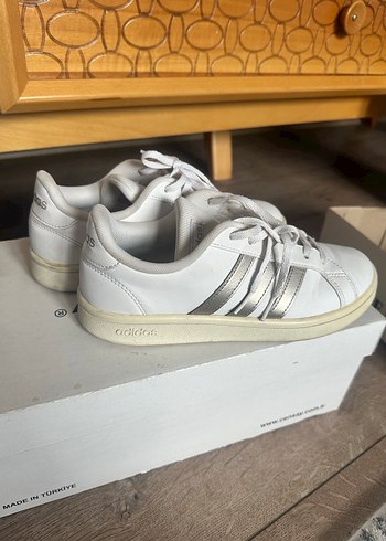 Kadın Beyaz Spor Ayakkabı Gri şeritli - Görsel 2