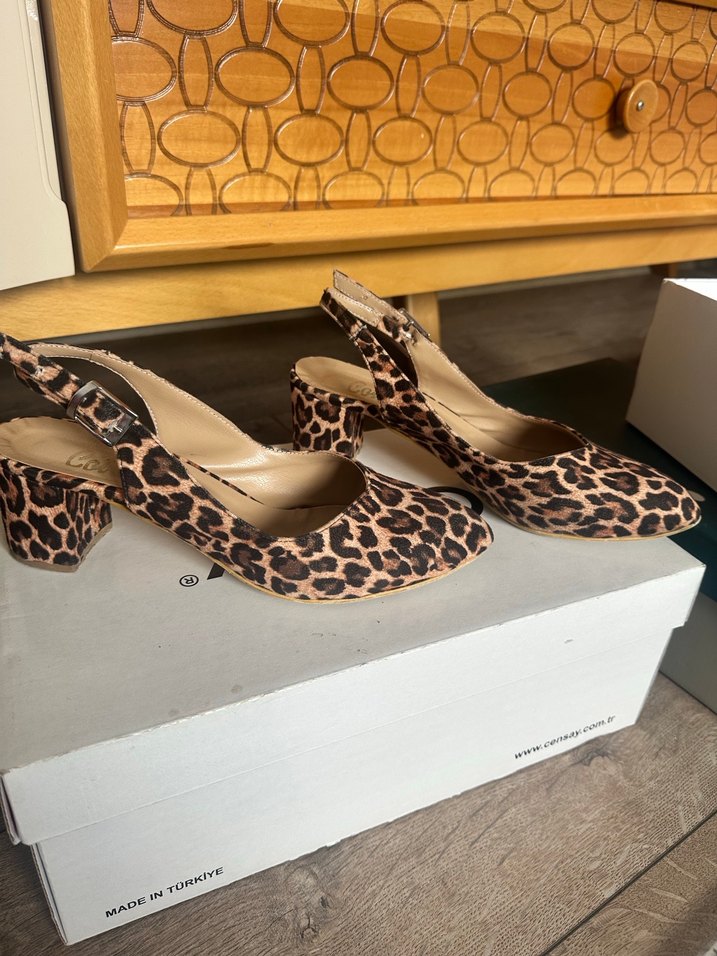 Kahverengi Leopar Desenli Tokalı Topuklu Ayakkabı - Görsel 2