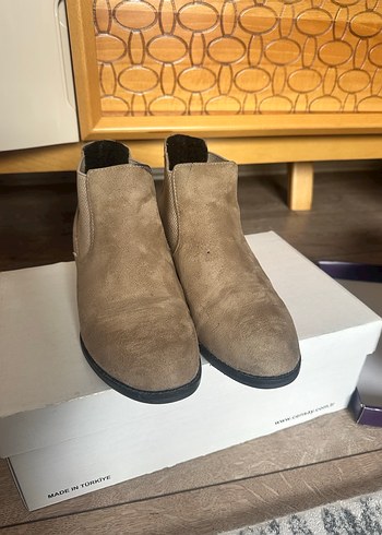Bej Kadın Süet Dolgu Topuklu Bot - Görsel 4