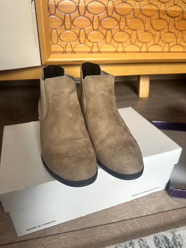 Bej Kadın Süet Dolgu Topuklu Bot - Görsel 4