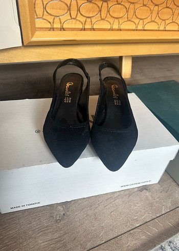 Siyah Tokalı İnce Topuklu Kadın Ayakkabı - Görsel 4