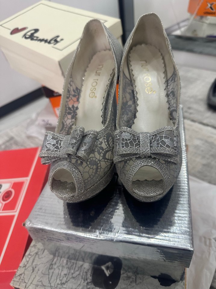 Gri Dantel Detaylı Yüksek Topuklu Kadın Ayakkabı - Görsel 3