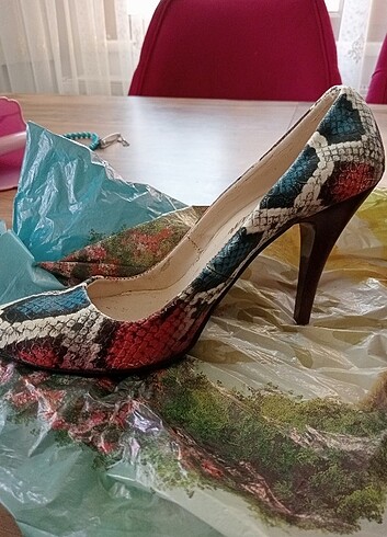 37 Beden Stiletto 