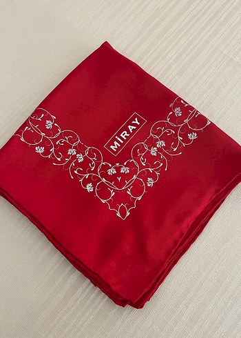Dantel Detaylı Kırmızı Kadın Eşarp