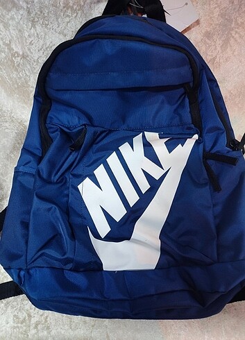 Nike gündelik ve okul çantası