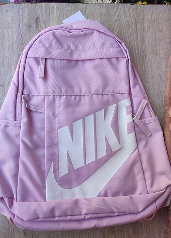 Nike gündelik ve okul çantası
