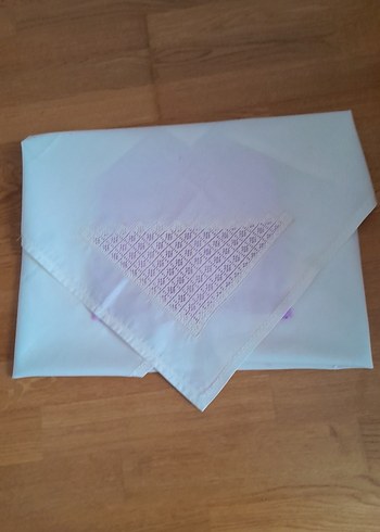 Beyaz Nakışlı 83 83sm bohça - Görsel 3