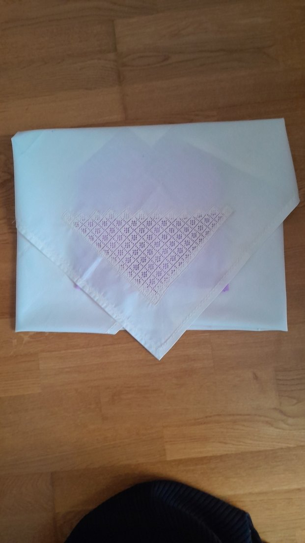 Beyaz Nakışlı 83 83sm bohça - Görsel 2