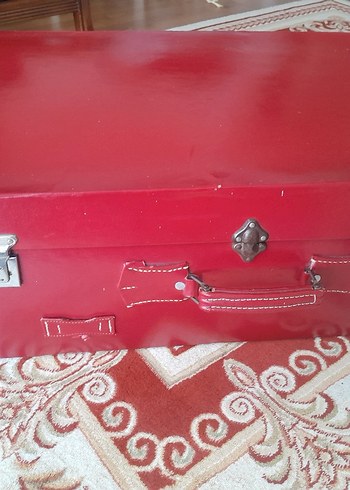 Diğer Kilitli Vintage Parlak Kırmızı Bavul