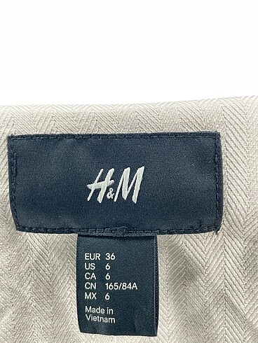 36 Beden siyah Renk H&M Ceket %70 İndirimli.