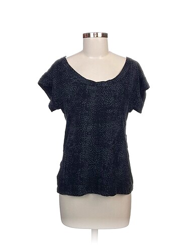 Stradivarius Bluz %70 İndirimli.