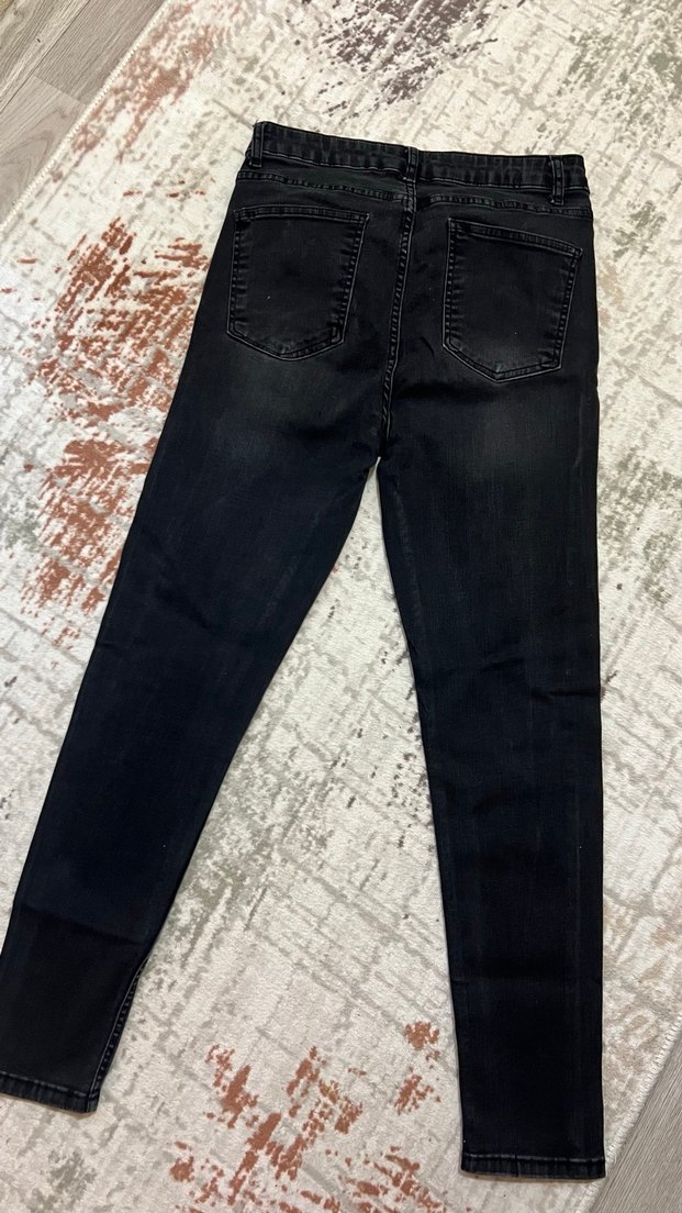 Siyah Dar Kesim Kadın Jean - Görsel 4