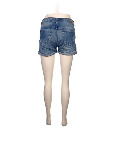 38 Beden Bershka Mini Şort %70 İndirimli.