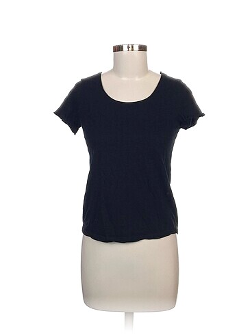 Defacto T-shirt %70 İndirimli.